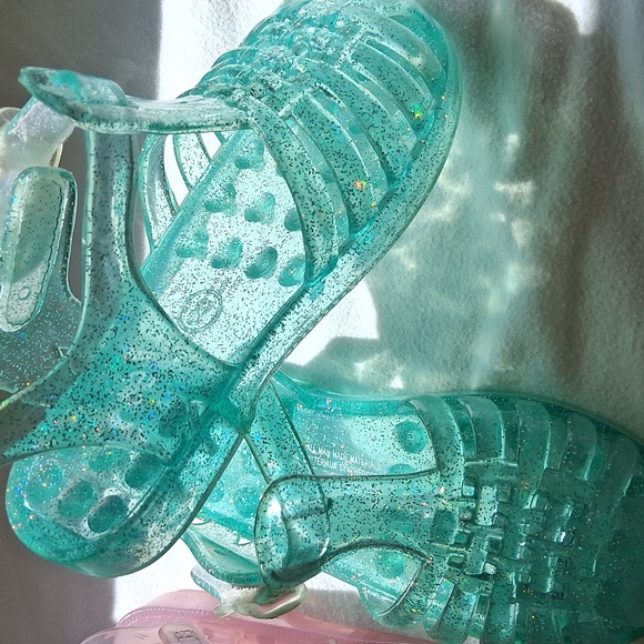 SOLD. - Picture 3 of 5